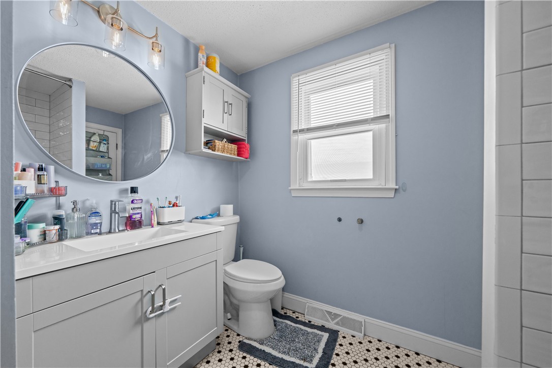 29 Buchanan Street Johnston, RI 02919 - Photo 16 of 34