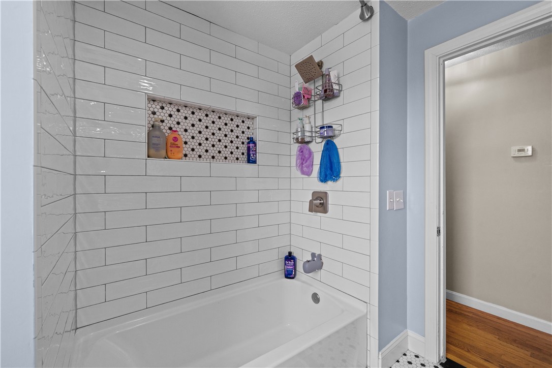 29 Buchanan Street Johnston, RI 02919 - Photo 17 of 34