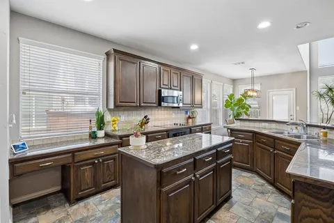 $565,000 | 750 Peco Street, Lantana, TX 76226