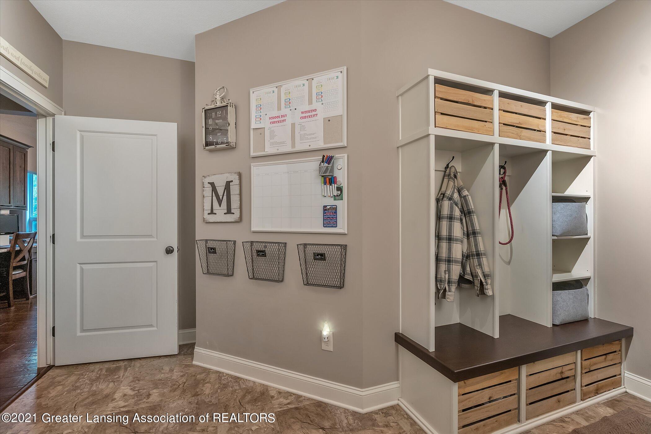 16070 Center Road East Lansing, MI 48823 - Photo 22 of 52 26-16070 Center Rd-Windowstill Real Esta