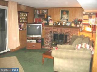 5 Anvil Road Aston, PA 19014 - Photo 4 of 6 Family Room