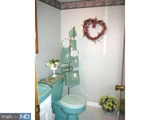 5 Anvil Road Aston, PA 19014 - Photo 5 of 6 Bathroom