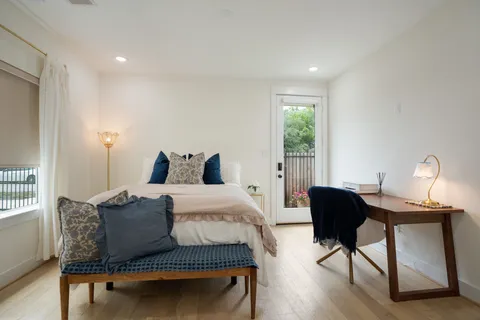 $555,000 | 1207 East 24th Street, Unit A, Houston, TX 77009