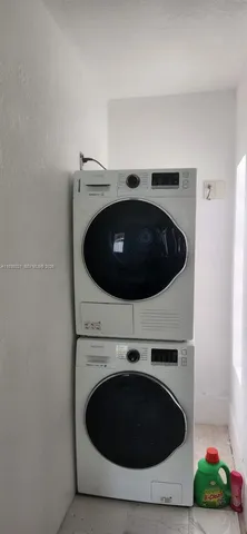 a close up view of washer and dryer