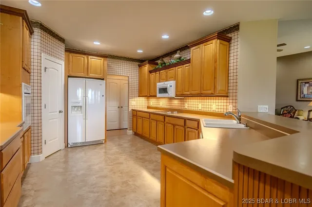 $499,000 | 106 Watson Drive, Laurie, MO 65037