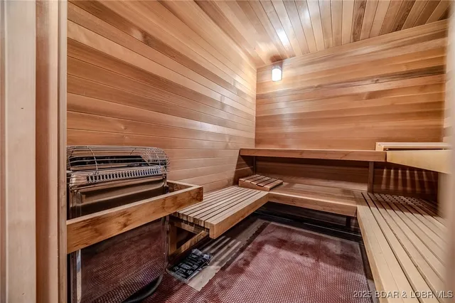 $499,000 | 106 Watson Drive, Laurie, MO 65037