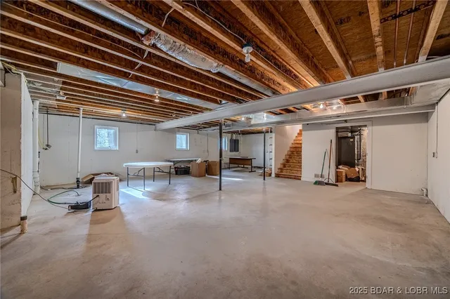 $499,000 | 106 Watson Drive, Laurie, MO 65037