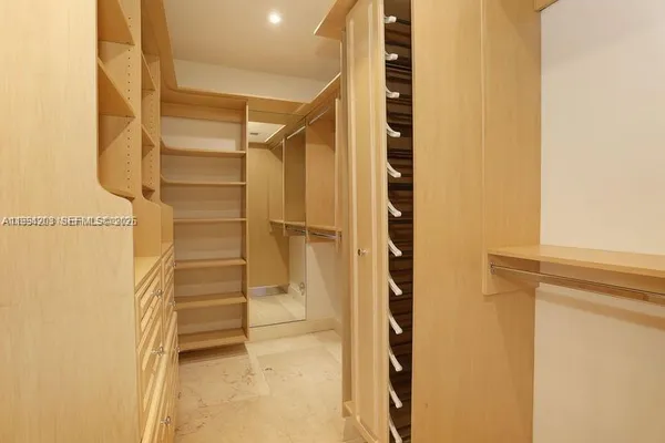 $13,500 | 592 Fernwood Road, Unit B, Key Biscayne, FL 33149