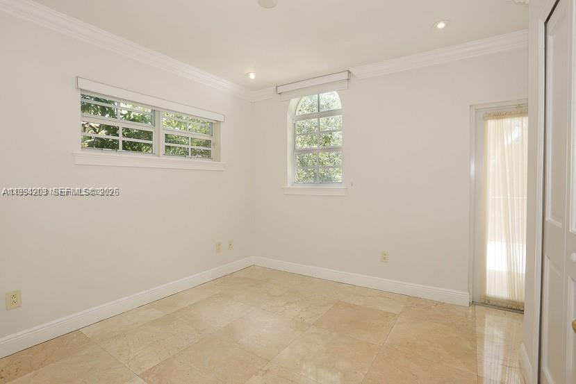 592 Fernwood Road, Unit B Key Biscayne, FL 33149 - Photo 18 of 24 3rd bedroom