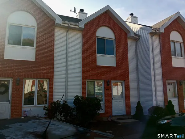 $1,800 | 585 Park Road, Unit 104, Waterbury, CT 06708