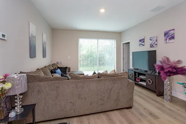 $375,000 | 884 Klondike Avenue, Winter Garden, FL 34787