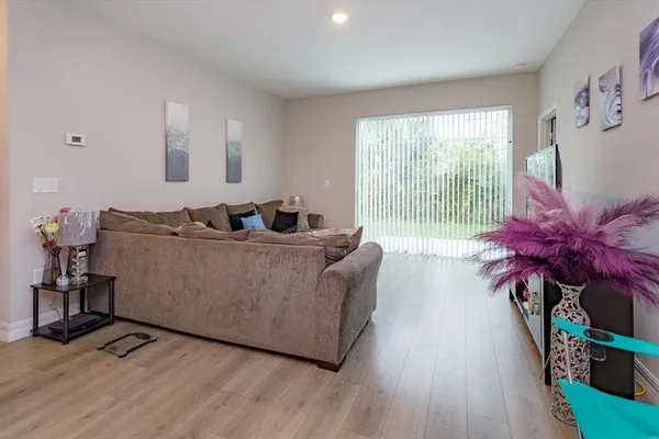 $375,000 | 884 Klondike Avenue, Winter Garden, FL 34787