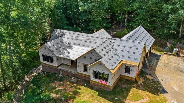 $1,075,000 | 3613 Summit Lakes Drive, Browns Summit, NC 27214