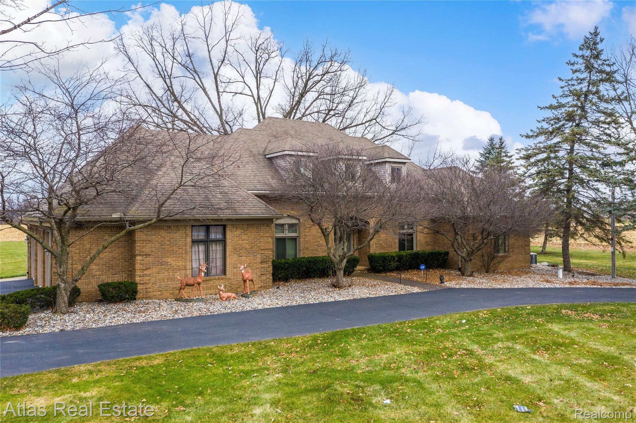 7217 Perry Road Grand Blanc, MI 48439 - Photo 16 of 84 Exteriors (15 of 25).jpg