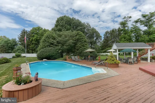 $725,000 | 3 Banbury Road, Hummelstown, PA 17036