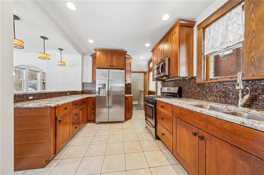 252 Arden Road Pittsburgh, PA 15216 - Photo 11 of 31 Plenty of food prep space.