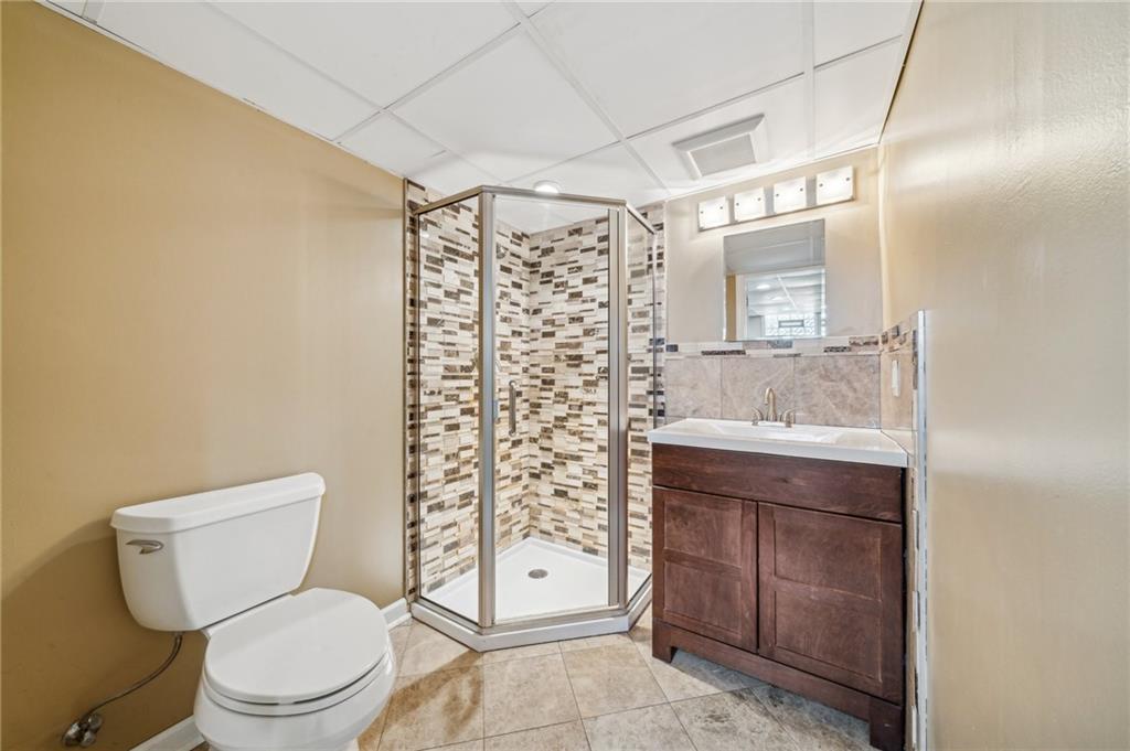 252 Arden Road Pittsburgh, PA 15216 - Photo 29 of 31 Finished basement full bath