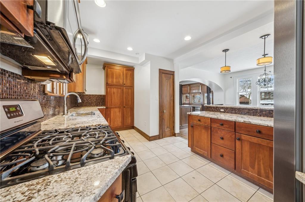 252 Arden Road Pittsburgh, PA 15216 - Photo 9 of 31 Kitchen has heated floors!