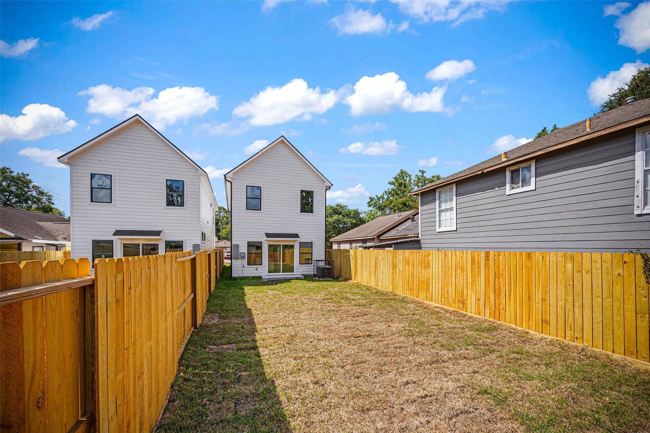 443 Hahlo Street Houston, TX 77020 - Photo 26 of 27 a view of a house with wooden deck