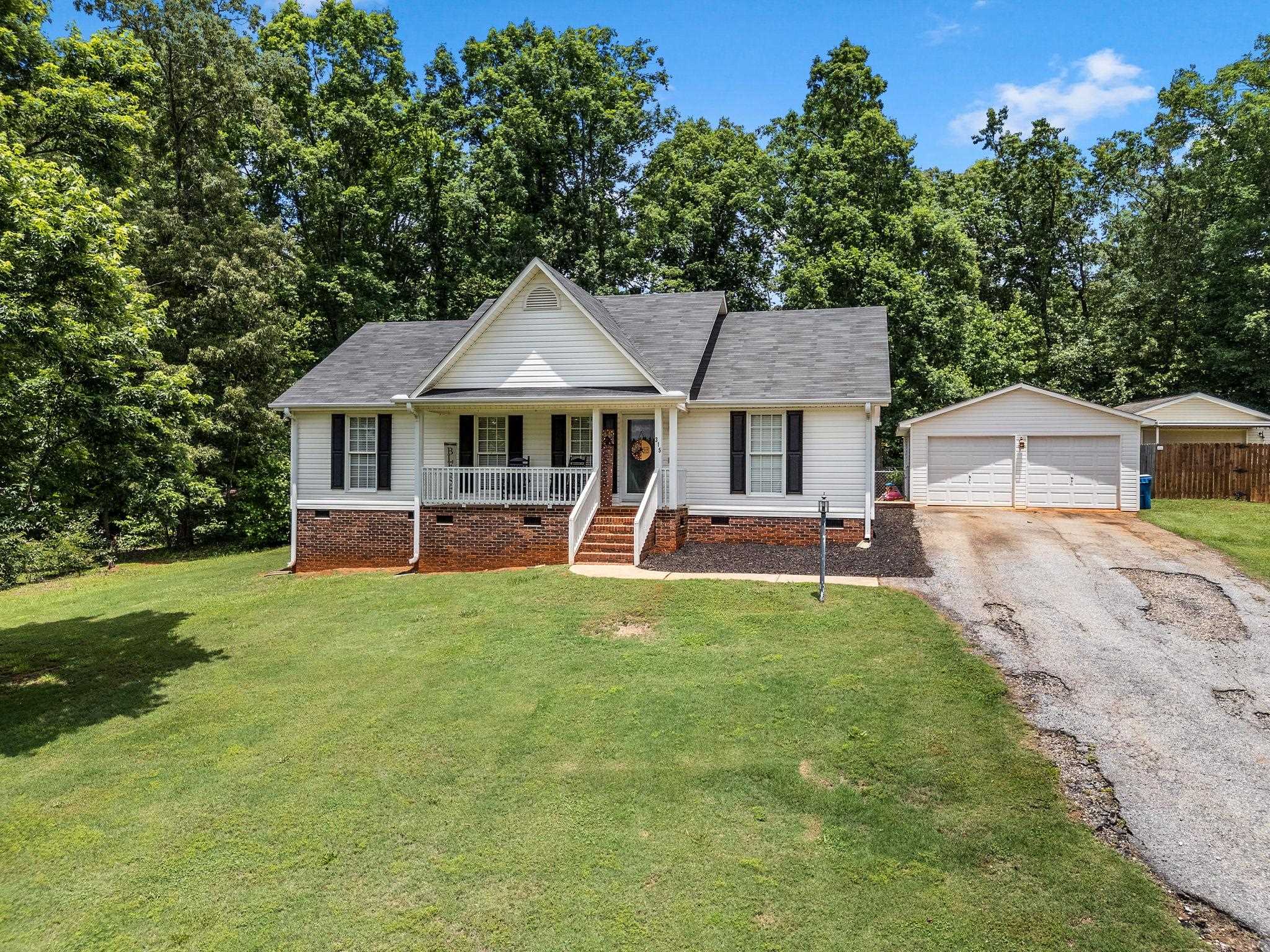 315 Double Bridge Road Boiling Springs, SC 29316 - Photo 5 of 38