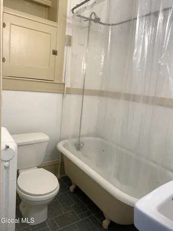 $1,600 | 292 Lark Street, Albany, NY 12210