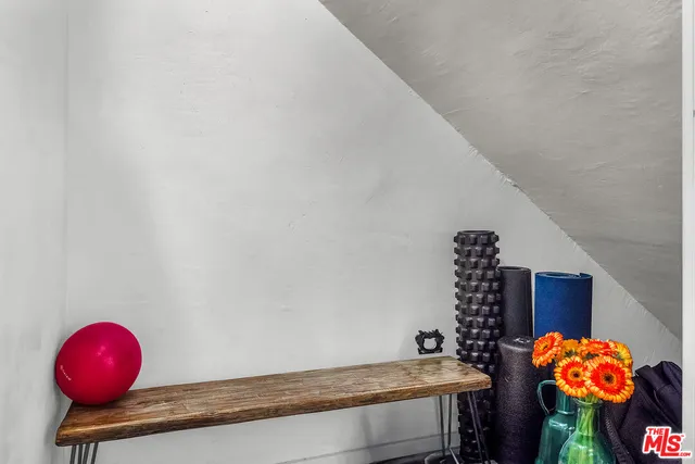 $4,250 | 14238 Dickens Street, Unit 4, Sherman Oaks, CA 91423