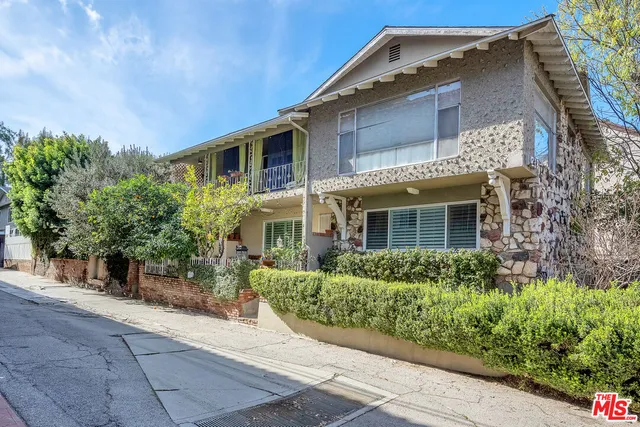$4,250 | 14238 Dickens Street, Unit 4, Sherman Oaks, CA 91423