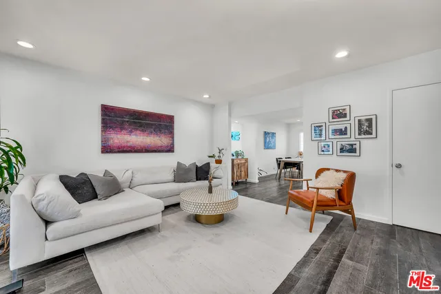 $4,250 | 14238 Dickens Street, Unit 4, Sherman Oaks, CA 91423