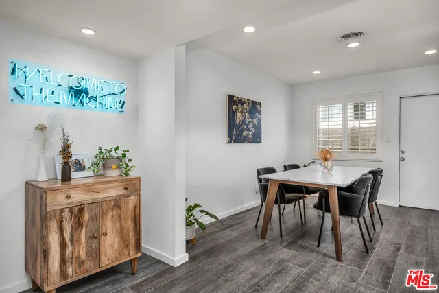 $4,250 | 14238 Dickens Street, Unit 4, Sherman Oaks, CA 91423