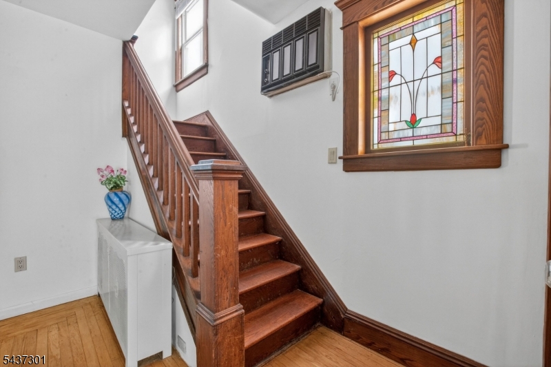 489 Maple Avenue Teaneck, NJ 07666 - Photo 3 of 12