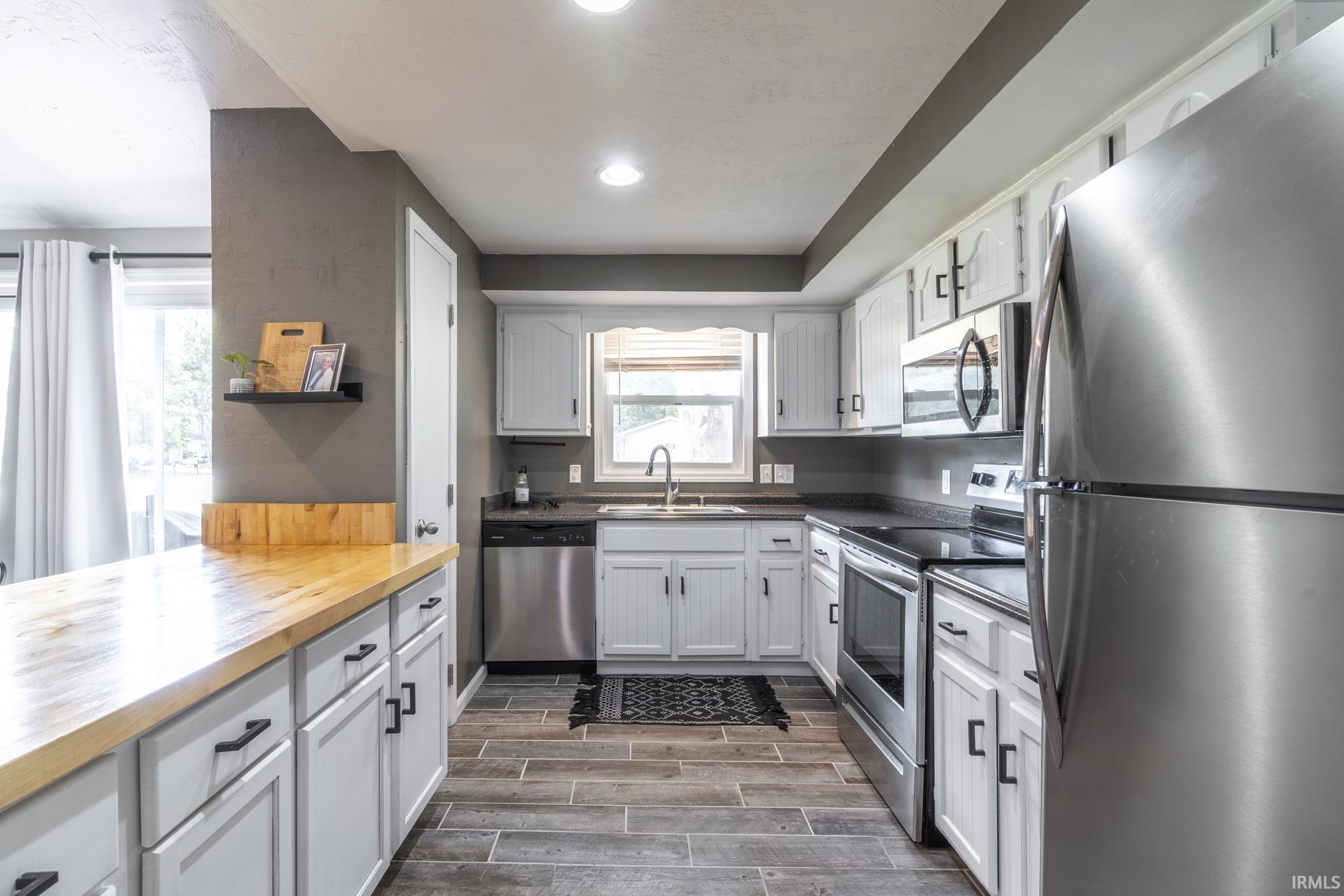 2140 Gump Road East Fort Wayne, IN 46845 - Photo 10 of 32