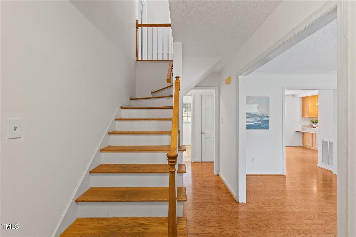 901 Emory Lane Raleigh, NC 27609 - Photo 3 of 37 10-901 Emory Ln