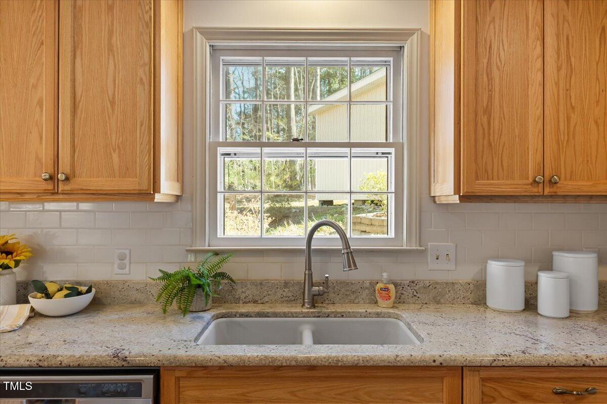 901 Emory Lane Raleigh, NC 27609 - Photo 8 of 37 23-901 Emory Ln