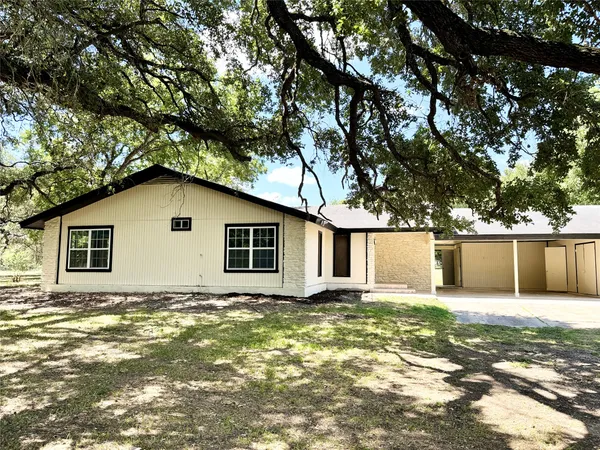 $1,700 | 51 Hanging Oak Road, Dale, TX 78616