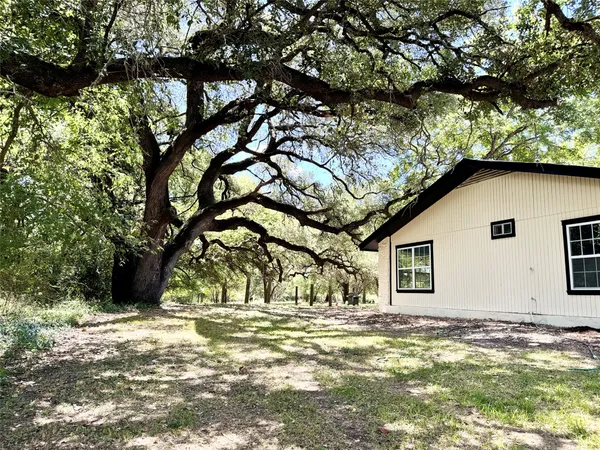$1,700 | 51 Hanging Oak Road, Dale, TX 78616
