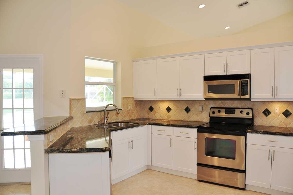 22352 Collington Drive Boca Raton, FL 33428 - Photo 9 of 25 kitchen
