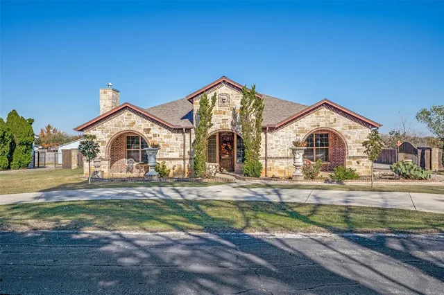 $3,800 | 308 Sheri Lane, Roanoke, TX 76262