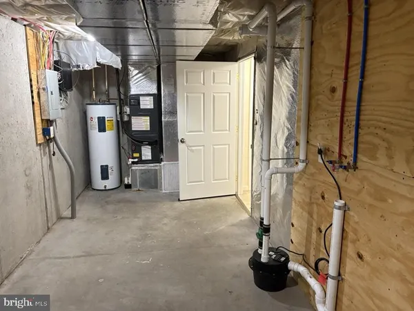 $1,750 | 4815 East Trindle Road, Unit 2, Mechanicsburg, PA 17050