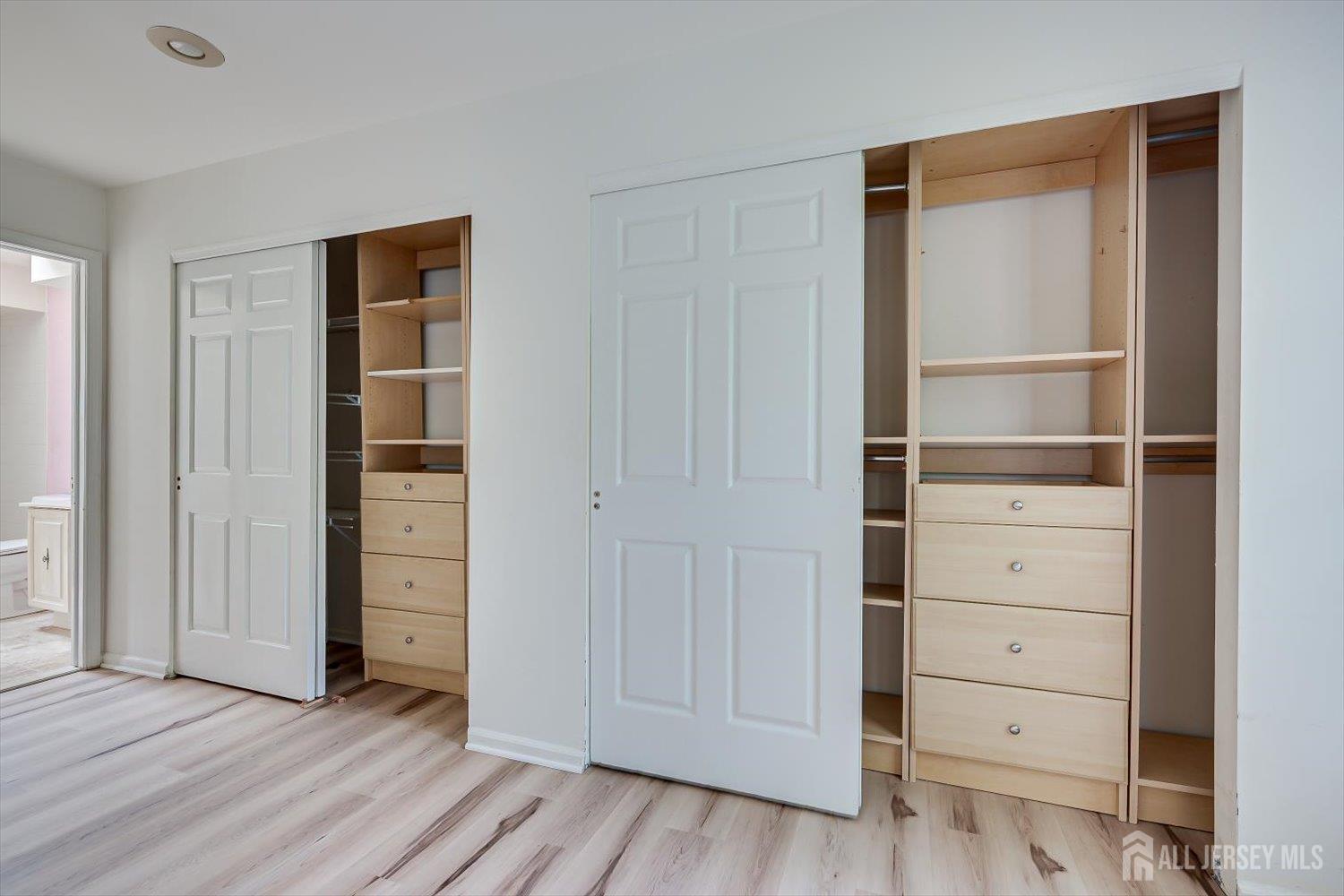 503 Timber Oaks Road Edison, NJ 08820 - Photo 24 of 43 Gallery Image 24
