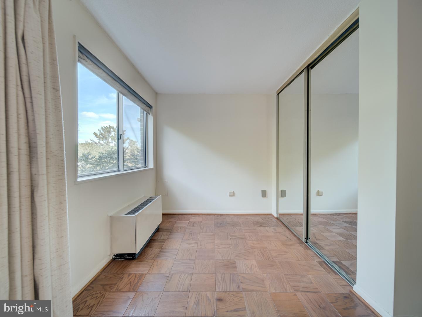 2059 Huntington Avenue, Unit 300 Alexandria, VA 22303 - Photo 13 of 30 a view of an empty room and window