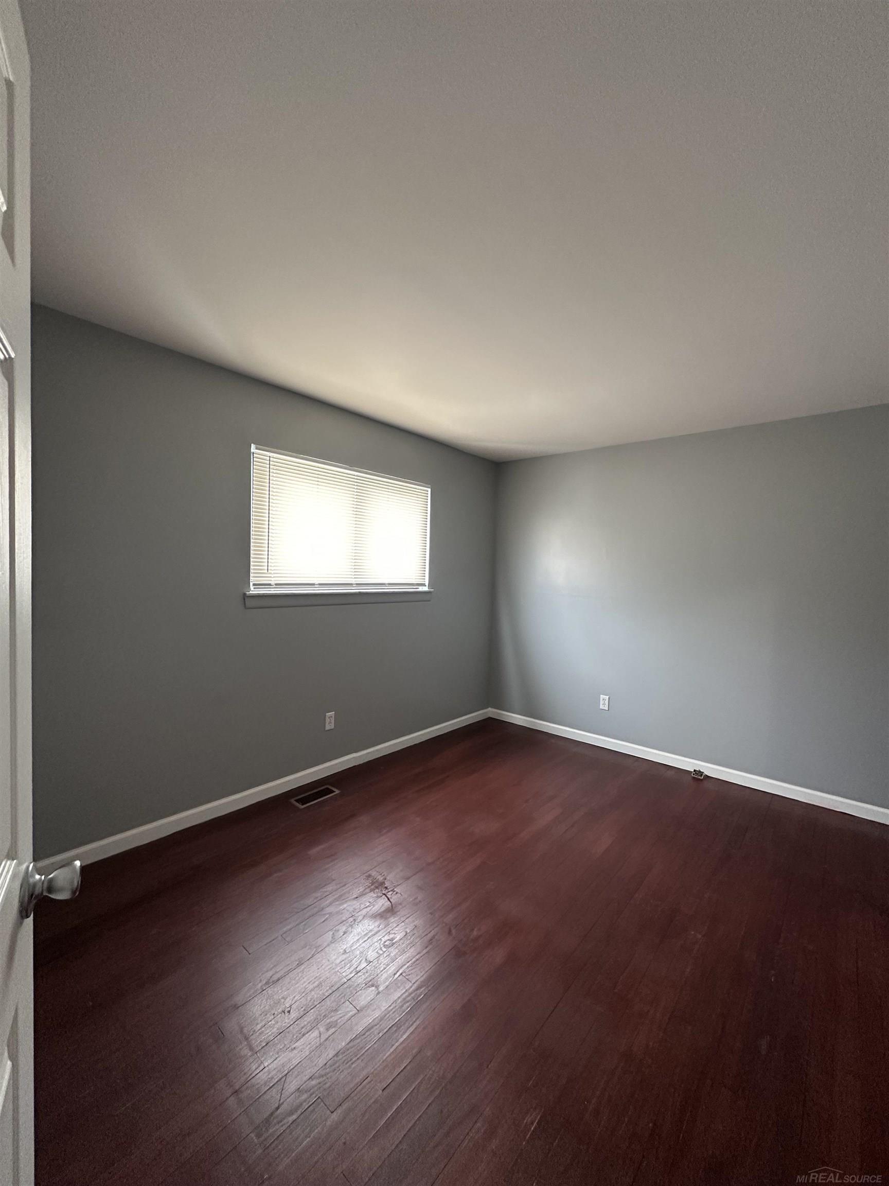 14148 East 14 Mile Road Warren, MI 48088 - Photo 13 of 16