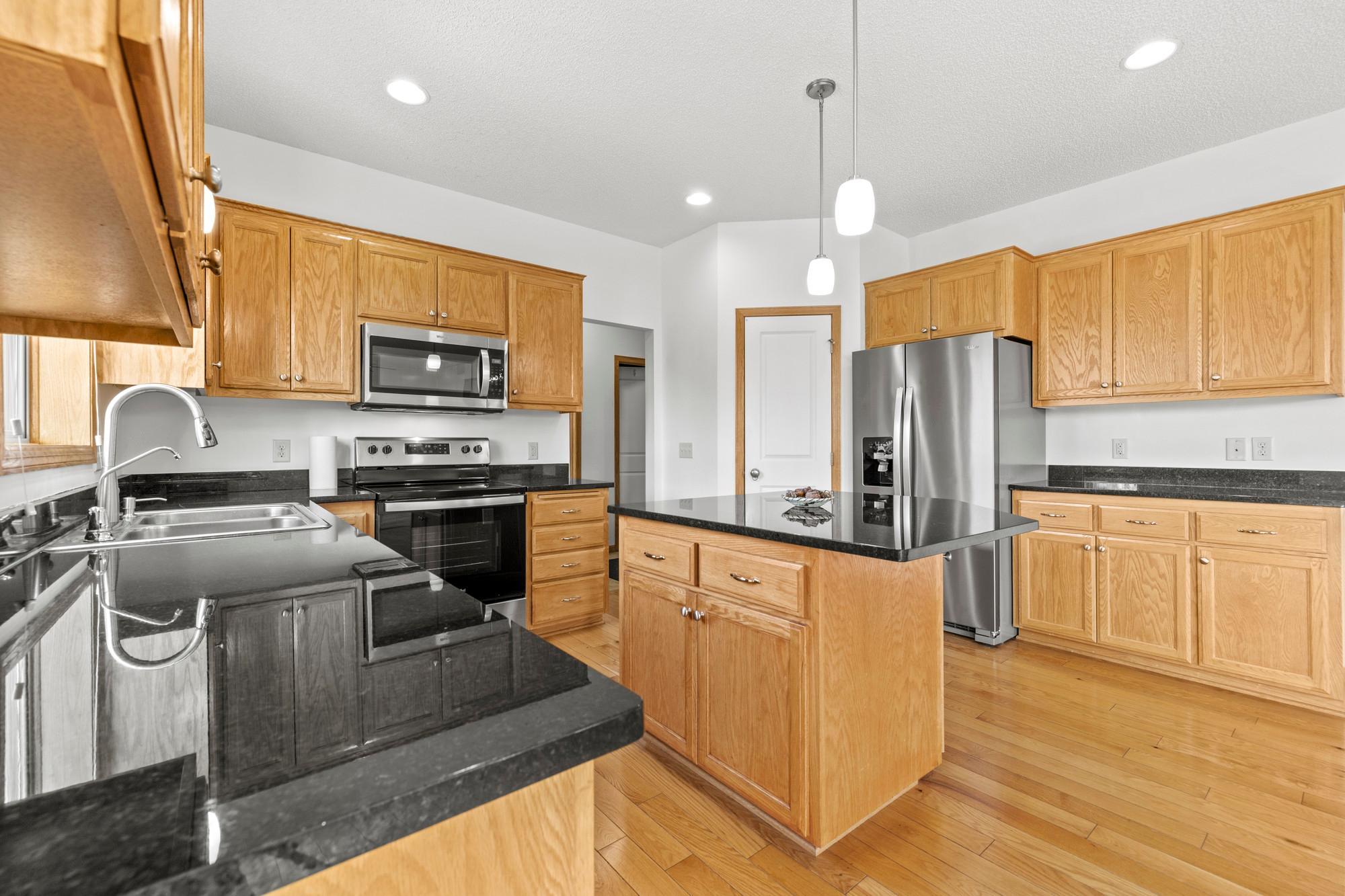 1820 Foothill Trail Shakopee, MN 55379 - Photo 17 of 53