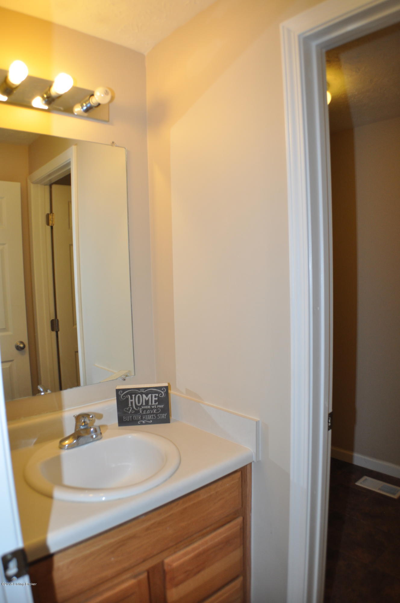 18 Winter Green Road Brandenburg, KY 40108 - Photo 33 of 39 Upstairs Bath