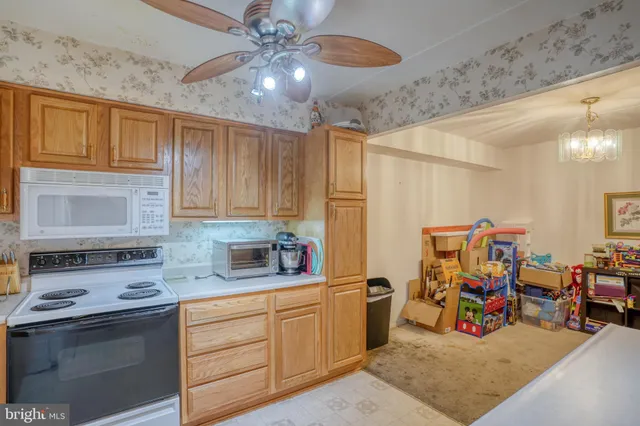 a view of a storage & utility room