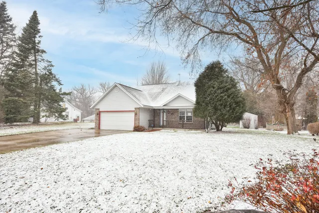 $399,000 | 902 Martin Drive, Fredonia, WI 53021