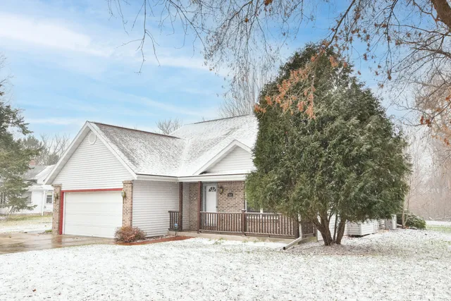 $399,000 | 902 Martin Drive, Fredonia, WI 53021
