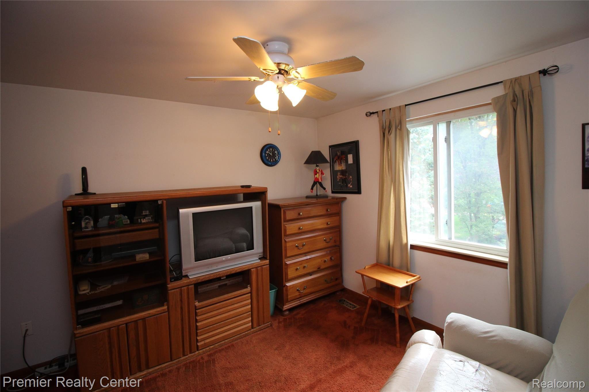 1784 Union Lake Road Commerce Township, MI 48382 - Photo 20 of 42 IMG_6729.JPG