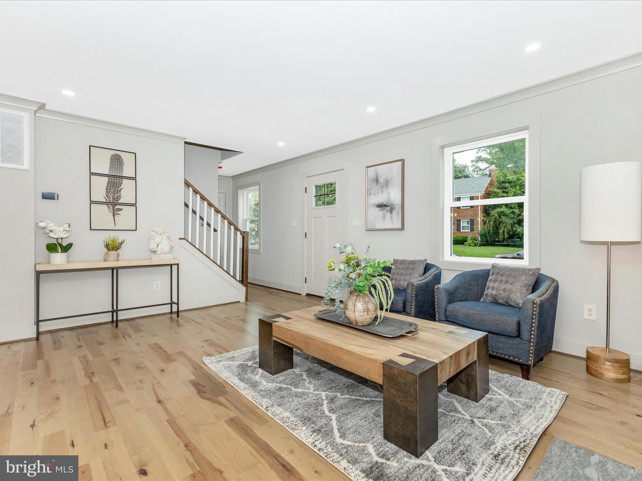 10000 Reddick Drive Silver Spring, MD 20901 - Photo 5 of 55 Living Room