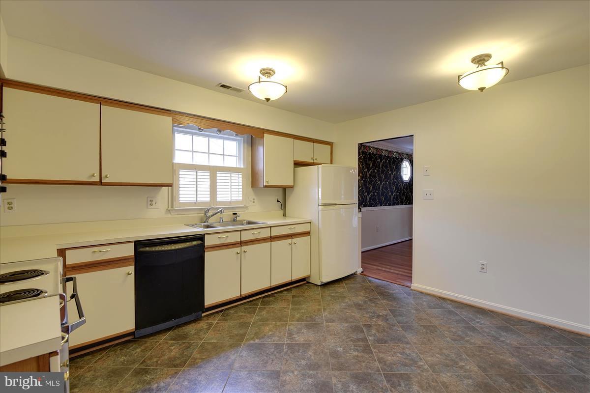 849 Rudder Way Annapolis, MD 21401 - Photo 12 of 26 Kitchen