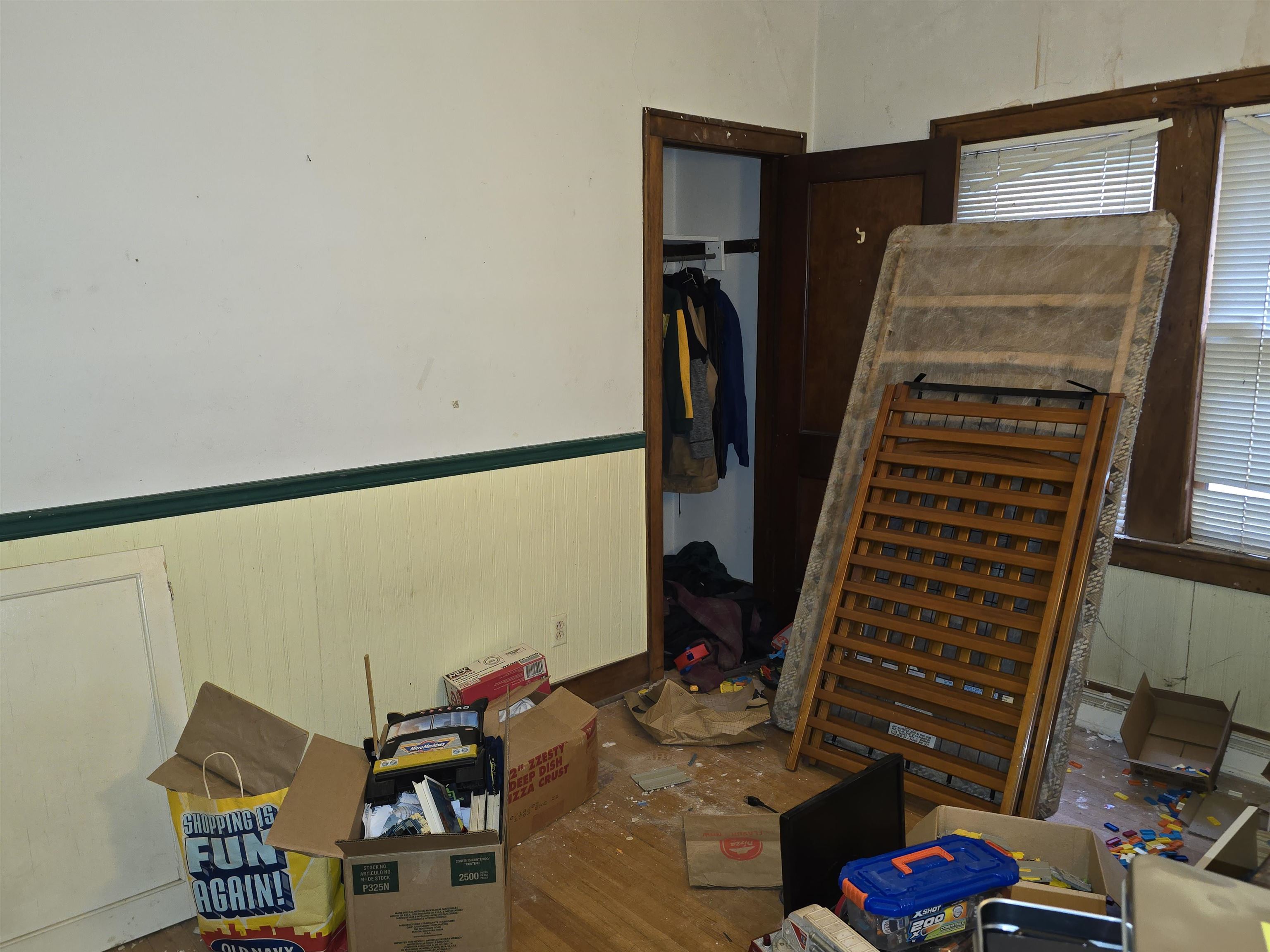 19 East Pershing Street Freeport, IL 61032 - Photo 11 of 24